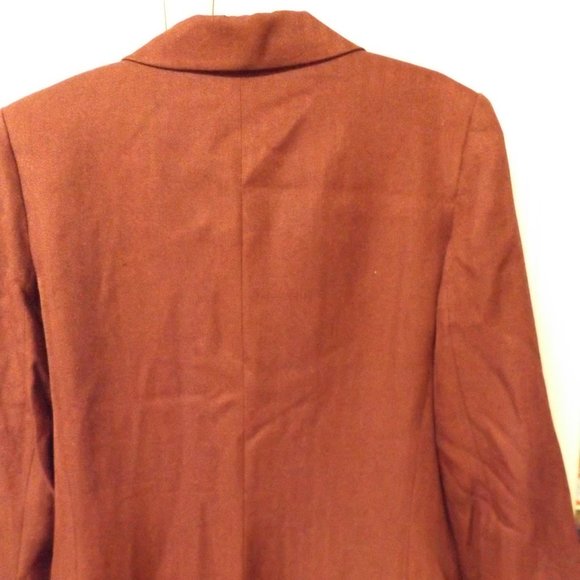 SUIT JSCKET, BURGENDY, SIZE 12P, PETITE, WITH SIDEPOCKETS - Picture 2 of 3
